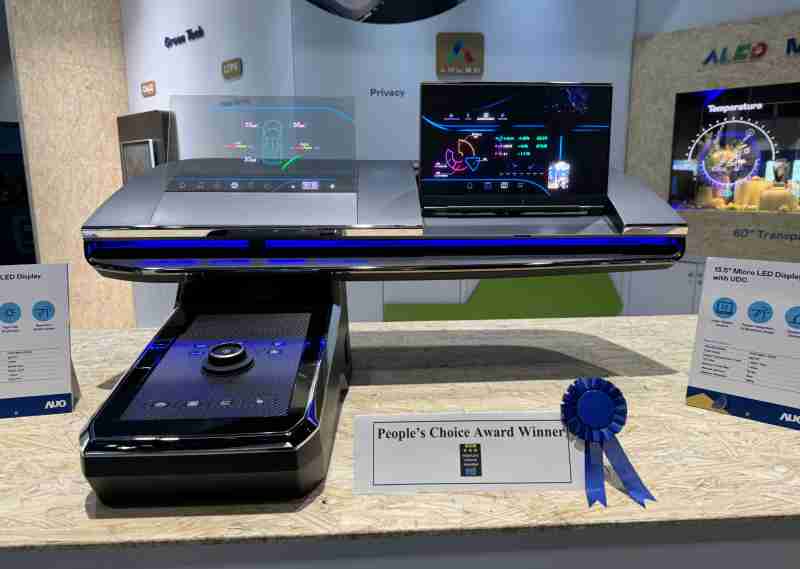 传奇国际车用Micro LED Display HMI解决方案获”最佳车用显示奖”，，，，以用户为中心开发，，针对前座驾驶与乘客设计兼具娱乐与安全的高画质屏幕，，，，包含车舱前座的Micro LED透明屏幕及全球首款内建镜头的智慧Micro LED显示器